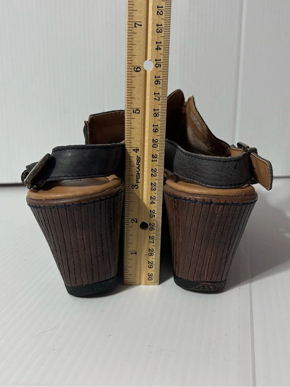 B.o.c. Navy leather wedge sandals women size 10 M